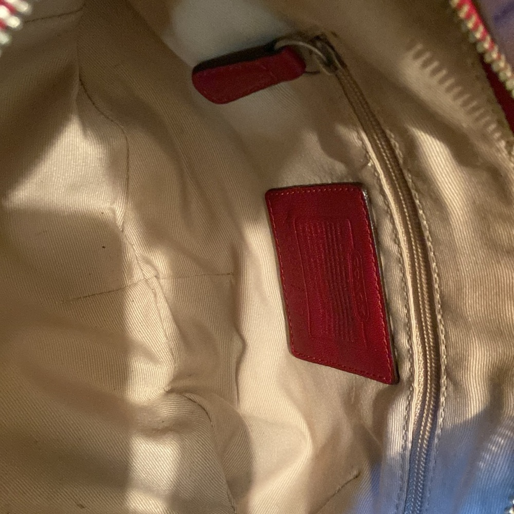 Signature Bobo Coach purse. Red and Tan - Picture 5 of 8